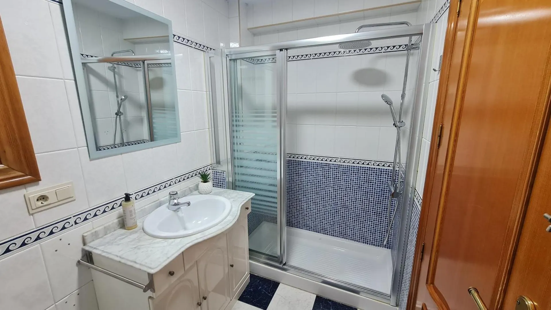 Zenit Mediterranean Suites By Florentia Homes Granada 0*,